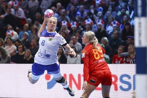 Handball, Damen EM, Halbfinale, Russland - Rumänien Anna Sen (Russie) vs Laura Chiper (Roumanie) HANDBALL : Russie vs Roumanie - Demie Finale Euro feminin - 14 12 2018 GwendolineLeGoff Panoramic 