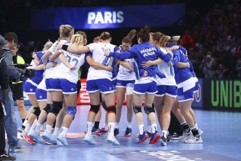 Handball, Damen EM, Halbfinale, Russland - Rumänien Joie equipe (Russie) HANDBALL : Russie vs Roumanie - Demie Finale Euro feminin - 14 12 2018 GwendolineLeGoff Panoramic 