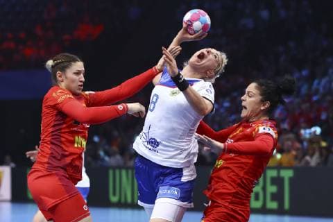 Handball, Damen EM, Halbfinale, Russland - Rumänien Anna Sen (Russie) vs Denis Stefania (Roumanie) HANDBALL : Russie vs Roumanie - Demie Finale Euro feminin - 14 12 2018 GwendolineLeGoff Panoramic 