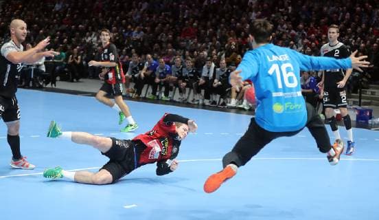 Klaas Nikolayzik MTV Braunschweig fails at Jonas Lange HSV Hannover