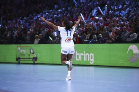 Handball, Damen EM, Halbfinale, Niederlande - Frankreich Joie Siraba Dembele Pavlovic (France)w HANDBALL : Pays Bas vs France - Demie Finale Euro feminin - 14 12 2018 GwendolineLeGoff Panoramic 