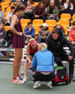 Antonia Lottner lks talks to Katharina Hobgarski who had to give up German Championships 2018 because of an injury Copyright: xJuergenxHasenkopfx