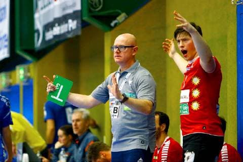 In excitement coach Jörg Bohrmann Vikings and Brian Gipperich Vikings right handball 2 league 2018 19 EHV Aue HC Rhein Vikings 29 26 at 15 12 2018 EHV Aue HC Rhein Vikings