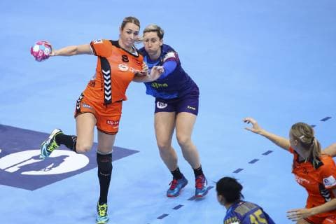 Handball, EM Damen, Spiel um Platz 3, Rumänien - Niederlande Lois Abbingh (Pays Bas) vs Cristina Laslo (Roumanie) HANDBALL : Roumanie vs Pays Bas - Petite Finale Euro feminin - 16 12 2018 GwendolineLeGoff Panoramic 