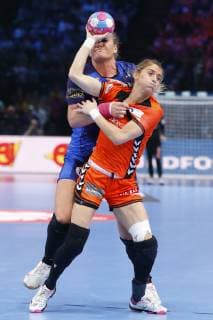 Handball, EM Damen, Spiel um Platz 3, Rumänien - Niederlande Crina Elena Pintea (Roumanie) vs Estavana Polman (Pays Bas) HANDBALL : Roumanie vs Pays Bas - Petite Finale Euro feminin - 16 12 2018 GwendolineLeGoff Panoramic 
