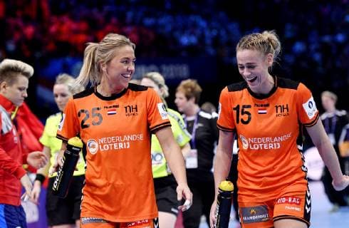Handball, EM Damen, Spiel um Platz 3, Rumänien - Niederlande 16-12-2018 HANDBAL: 13TH WOMENS EUROPEAN HANDBALL CHAMPIONSHIPS: ROEMENIE-NEDERLAND: chro en Maura Visser (NED) Foto: SCS Soenar Chamid xVIxVIxImagesx xSoenarxChamidxsportfotografiexIVx 13089404