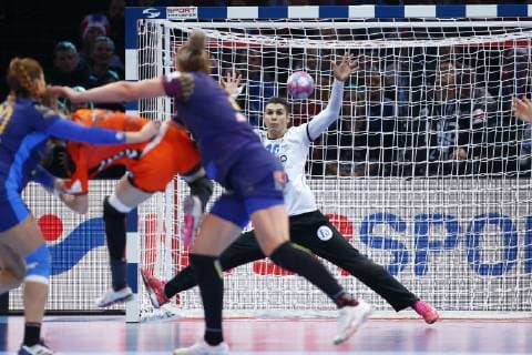Handball, EM Damen, Spiel um Platz 3, Rumänien - Niederlande Denis Stefania (Roumanie) HANDBALL : Roumanie vs Pays Bas - Petite Finale Euro feminin - 16 12 2018 GwendolineLeGoff Panoramic 