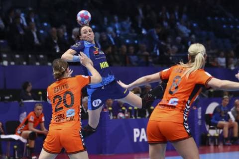 Handball, EM Damen, Spiel um Platz 3, Rumänien - Niederlande Eliza Lucia Buceschi (Roumanie) HANDBALL : Roumanie vs Pays Bas - Petite Finale Euro feminin - 16 12 2018 GwendolineLeGoff Panoramic 