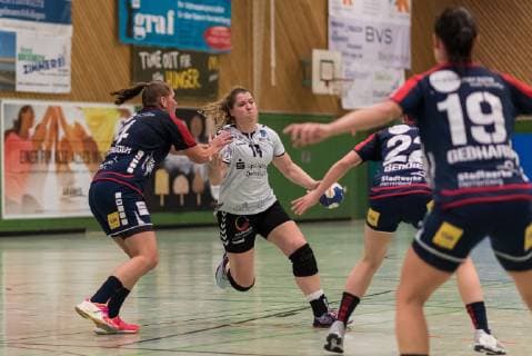 Katrin Schroeder SG H2Ku Herrenberg Kuties 04 Becky van Nijf TuS Lintfort 14 Marie Christine Beddies SG H2Ku Herrenberg Kuties 22 Lisa Gebhard SG H2Ku Herrenberg Kuties 19 SG H2Ku Herrenberg Kuties vs TuS Lintfort Handball 2 Bundesliga Women HBF Season 18 19 16 12 2018 SG H2Ku Herrenberg Kuties vs TuS Lintfort Handball 2 Bundesliga Women HBF Season 18 19 16 12 2018 Herrenberg Kuties vs TuS Lintfort Handball 2 Bundesliga Women HBF Season 18 19 16 12 2018 Herrenberg Copyright: xEIBNER WolfgangxFrankx EP_WFK