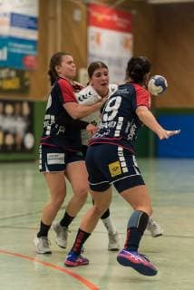 Marie Christine Beddies SG H2Ku Herrenberg Kuties 22 Loes Vandewal TuS Lintfort 99 Lisa Gebhard SG H2Ku Herrenberg Kuties 19 SG H2Ku Herrenberg Kuties vs. TuS Lintfort Handball 2 Bundesliga Women HBF Season 18 19 16 12 2018 SG H2Ku Herrenberg Kuties vs. TuS Lintfort Handball 2 Bundesliga Women HBF Season 18 19 16 12 2018 Women HBF Season 18 19 16 12 2018 Men HBF Season 18 19 16 12 2018 Women HBF Season 18 19 16 12 2018 Copyright: xEIBNER WolfgangxFrankx EP_WFK
