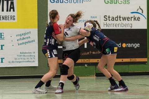 Sandra Kussmaul SG H2Ku Herrenberg Kuties 05 Becky van Nijf TuS Lintfort 14 Kerstin Foth SG H2Ku Herrenberg Kuties 11 Katrin Schroeder SG H2Ku Herrenberg Kuties 04 SG H2Ku Herrenberg Kuties vs TuS Lintfort Handball 2 Bundesliga Women HBF Season 18 19 16 12 2018 SG H2Ku Herrenberg Kuties vs TuS Lintfort Handball 2 Bundesliga Women HBF Season 18 19 16 12 2018 Men HBF Season 18 19 16 12 2018 Women HBF Season Copyright: xEIBNER WolfgangxFrankx EP_WFK