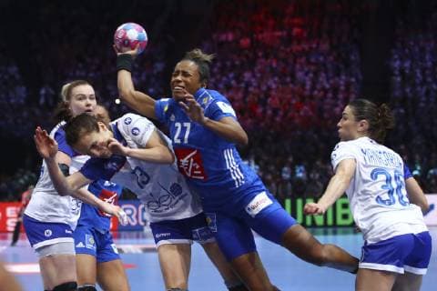 Handball, EM Damen, Finale, Russland - Frankreich Estelle Nze Minko (France) HANDBALL : Russie vs France - Finale Euro feminin - 16 12 2018 GwendolineLeGoff Panoramic 
