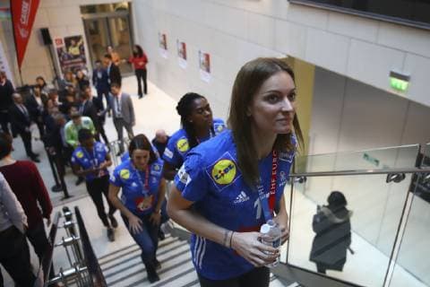 Manon Houette (France) NEWS : Equipe de France Championne d Europe de handball a la Caisse d Epargne - 17 12 2018 GwendolineLeGoff Panoramic 