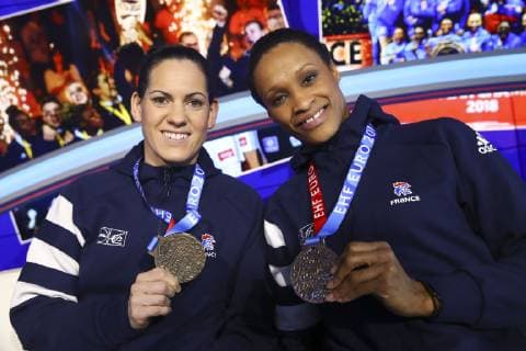 Alexandra Lacrabere (France) et Allison Pineau (France) HANDBALL : L Equipe de France feminine Championne d Europe de handball sur le plateau de Beinsports - 17 12 2018 GwendolineLeGoff Panoramic 