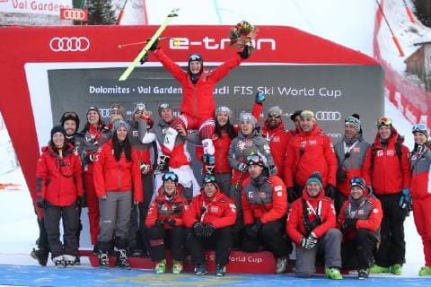 ALPINE SKIING - FIS WC Val Gardena VAL GARDENA,ITALY,18.DEC.18 - ALPINE SKIING - FIS World Cup, downhill, ladies, award ceremony. Image shows Ramona Siebenhofer (AUT) with the Austrian coaching team. GEPAxpictures xChristianxWalgram