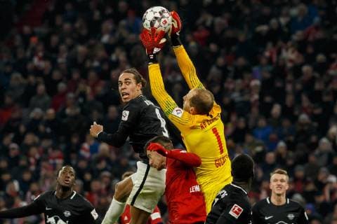 Munich Germany 19 12 2018 1 Bundesliga 16 Matchday FC Bayern Munich RB Leipzig Yussuf Poulsen RBL Goalkeeper Peter Gulacsi RBL and Robert Lewandowski FCB in the duel DeFodi048