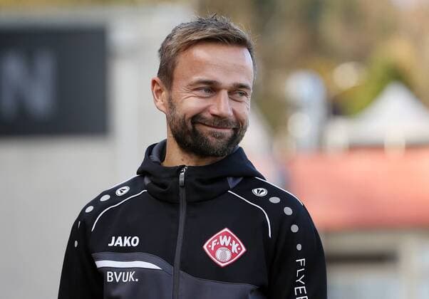 v left Coach Michael Schiele FC Würzburger Kickers laughs laughs smiles smiles joy soccer 3 League FC Würzburger Kickers VfL Osnabrück DFB REGULATIONS PROHIBIT ANY USE OF PHOTOGRAPHS AS IMAGE SEQUENCES AND OR QUASI VIDEO xfsx