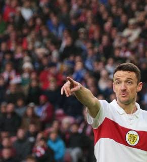 22 12 2018 Germany Stuttgart Football Bundesliga 17 Matchday Season 2018 2019 VfB Stuttgart vs. FC Schalke 04 Christian Gentner VfB shows DFL REGULATIONS PROHIBIT ANY USE OF PHOTOGRAPHS AS IMAGE SEQUENCES AND OR QUASI VIDEO According to the regulations of the DFL Deutsche Fußball Liga it is forbidden to use or have used photos taken in the stadium and or during the match in the form of sequence pictures and or video-like photo galleries
