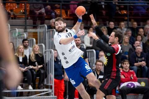 Luebbecke Germany 22 12 2018 2 Handball Bundesliga 2018 2019 TuS N Luebbecke vs EHV Aue L R Brykner Ladislav Aue Jens Bechtloff Luebbecke Luebbecke Nordrhein Westfalen Germany Merkur Arena