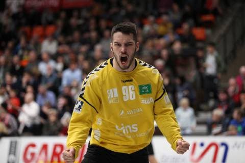 Cheers by Erik Toepfer EHV Aue 96 TuS N Luebbecke vs EHV Aue Handball 2 Bundesliga 22 12 2018 TuS N Luebbecke vs EHV Aue Handball 2 Bundesliga 22 12 2018 Luebbecke Copyright: xEIBNER JanxStrohdiekx EP_JSK