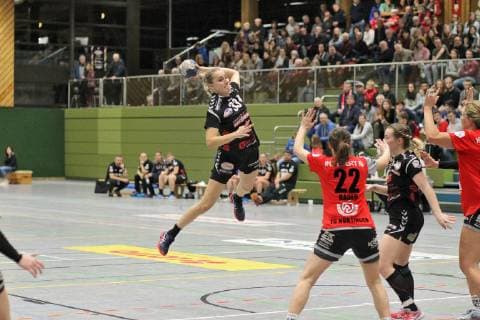 33 Lisa Borutta HL Handball 2 HBF TG Nuertingen vs. HL Buchholz 08 Rosengarten 2018 12 22 Photo Eibner Handball 2 HBF TG Nuertingen vs. HL Buchholz 08 Rosengarten Nuertingen Copyright: xBaur xEibner-Pressefotox EP_Soba