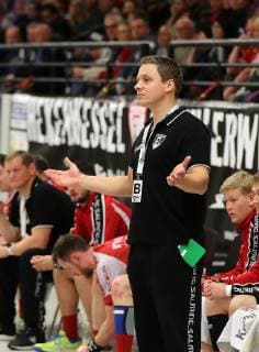 TuS Ferndorf VfL Eintracht Hagen 22 12 2018 Coach Michael Lerscht TuS Ferndorf sometimes seemed helpless Kreuztal Stählerwiese Germany