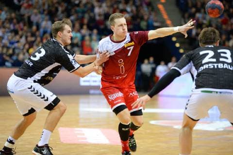 Handball Sport Verein Hamburg vs TuSEM Essen Handball 2 Bundesliga 23 12 18 Luca Witzke Nr 7 TuSEM Essen vs Niklas Weller Nr 13 Handball Sport Verein Hamburg und Jan Forstbauer Nr 23 Handball Sport Verein Hamburg Handball Sport Verein Hamburg vs TuSEM Essen Handball 2 Bundesliga 23 12 18 xtsx