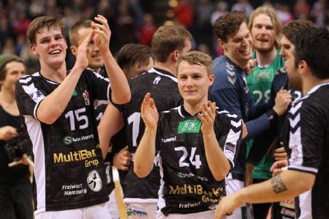 Handball 2 Bundesliga 2018 2019 Hamburg Handball vs. Tusem Essen Final cheers with Dominik Axmann Hamburg and Christopher Rix Hamburg Barclaycard Arena Hamburg Hamburg This image is for editorial use Use for advertising purposes requires additional release