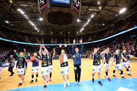 Handball Handball 2 League 2018 2019 Handball Sportverein Hamburg vs TuSEM Essen Team of the Handball Sportverein Hamburg Final cheer Barclaycard Arena Hamburg