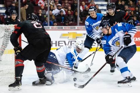 181223 Goaltender Ukko Pekka Luukkonen of Finland during the U20 ice hockey game between Finland and Canada on December 23 2018 in Vancouver Photo Joel Marklund BILDBYR u0081N kod JM 87821, detectedSourceLanguage  Copyright: JOELxMARKLUND BB181223JM027