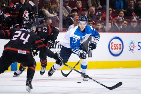 181223 Rasmus Kupari of Finland during the U20 ice hockey game between Finland and Canada on December 23 2018 in Vancouver Photo Joel Marklund BILDBYR u0081N kod JM 87821, detectedSourceLanguage  Copyright: JOELxMARKLUND BB181223JM063
