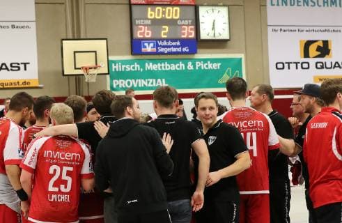 TuS Ferndorf TV Großwallstadt 26 12 2018 Hanging heads in the team of TuS Ferndorf after the 26 35 defeat against TV Großwallstadt Kreuztal Stählerwiese Germany