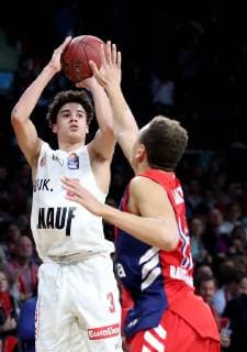 Germany Munich Audi Dome 25 12 2018 Basketball easyCredit BBL FC Bayern Muenchen s Oliver Wuerzburg Bild v l Joshua Obiesie s Oliver Würzburg 3 and Robin Amaize FC Bayern Muenchen 15 Copyright: HMBxMedia xHeikoxBecker