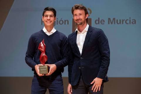 The Davis Cup junior champion Carlos Alcaraz (L), award to the best athlete up to 18 years of the Region of Murcia 2018, poses with the former tennis player Juan Carlos Ferrero (R), during the Sports Gala held at the Víctor Villegas Auditorium in Murcia, Spain, 27 December 2018. Awards to the best Murcian athletes of 2018 !ACHTUNG: NUR REDAKTIONELLE NUTZUNG!  Copyright: xMarcialxGuillenx GRAF2912 20181228-636815569526178629