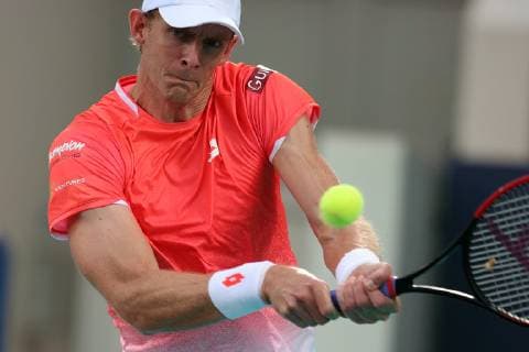 (181228) -- ABU DHABI, Dec. 28, 2018 (Xinhua) -- Kevin Anderson of South Africa returns the ball during his match against Hyeon Chung of South Korea at the 2018 Mubadala World Tennis Championship in Abu Dhabi, the United Arab Emirates (UAE), on Dec. 27, 2018. Kevin Anderson won 2-1. (Xinhua Mahmoud Khaled) (SP)UAE-ABU DHABI-TENNIS-MUBADALA WORLD TENNIS CHAMPIONSHIP 