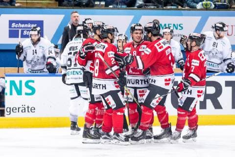 28 12 2018 Ice Hockey Season 2018 2019 Spengler Cup Game 2 Team Canada Thomas Sabo Ice Tigers Icetigers Nürnberg ThHa Tor Jubel Torjubel Canada Dante Fabbro 8 Team Canada Colt Conrad 7 Team Canada