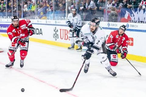 28 12 2018 Ice Hockey Season 2018 2019 Spengler Cup Game 2 Team Canada Thomas Sabo Ice Tigers Icetigers Nuremberg ThHa Mike Mieszkowski 72 Thomas Sabo Ice Tigers Simon Despres Bellavance 2 Team Canada