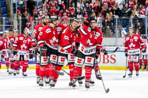 28 12 2018 Ice Hockey Season 2018 2019 Spengler Cup Game 2 Team Canada Thomas Sabo Ice Tigers Icetigers Nuremberg ThHa Chris Didomenico 89 Team Canada Kodie Curran 4 Team Canada Kevin Bieksa 3 Team Canada Joy Jubel