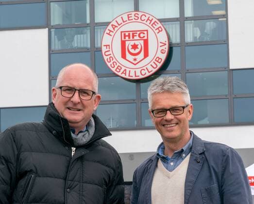 HFC board member Jens Rauschenbach l and HFC sports director Ralf Heskamp r at Erdgas Sportpark in Halle on 01 04 18 Halle Sachsen Anhalt Germany