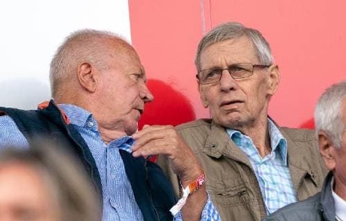 Bernd Bransch r with Klaus Urbanczyk l as spectator at the match of the 3 Bundesliga between the Hallescher FC and the VFL Osnabrück in the Erdgas Sportpark in Halle on 01 09 18