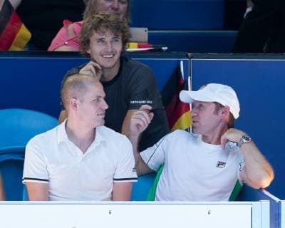 Team Germany R L Kerber Trainer coach Rainer Schuettler next to physiotherapist Andre Kreidler behind Alexander Zverev in the players box Copyright: xJuergenxHasenkopfx