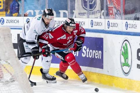 30 12 2018 Ice Hockey Season 2018 2019 Spengler Cup Semifinal Team Canada Thomas Sabo Ice Tigers Icetigers Nuremberg ThHa Chris Brown 11 Thomas Sabo Ice Tigers Maxim Noreau 56 Team Canada