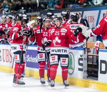 30 12 2018 Ice Hockey Season 2018 2019 Spengler Cup Semifinal Team Canada Thomas Sabo Ice Tigers Icetigers Nuremberg ThHa Tor Jubel Torjubel Cory Emmerton 25 Team Canada Zachary Boychuk 22 Team Canada