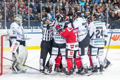 30 12 2018 Ice Hockey Season 2018 2019 Spengler Cup Semifinal Team Canada Thomas Sabo Ice Tigers Icetigers Nuremberg ThHa Fight between Chris Brown 11 Thomas Sabo Ice Tigers Kyle Quincey 27 Team Canada