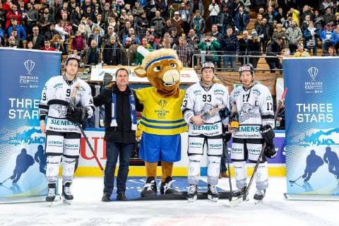 30 12 2018 Ice Hockey Season 2018 2019 Spengler Cup Semifinal Team Canada Thomas Sabo Ice Tigers Icetigers Nuremberg ThHa Three Stars Brandon Buck 9 Thomas Sabo Ice Tigers Leonhard Pfoederl Pföderl Leo Pföderl 93 Thomas Sabo Ice Tigers Patrick Reimer 17 Thomas Sabo Ice Tigers
