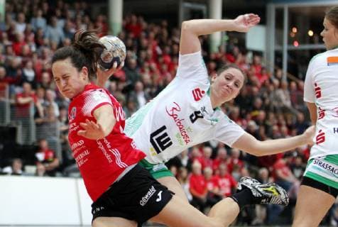 Handball 1 Bundesliga Women THC Frisch Auf Göppingen 30 12 18 Bad Langensalza Handball 1 Bundesliga Women Season 2018 2019 Thüringer Handballclub THC Frisch Auf Göppingen in picture Kerstin Wohlbold THC vs. Johanna Schindler Göppingen