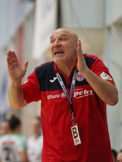 Handball 1 Bundesliga Women THC Frisch Auf Göppingen 30 12 18 Bad Langensalza Handball 1 Bundesliga Women Season 2018 2019 Thüringer Handballclub THC Frisch Auf Göppingen pictured Trainer Herbert Müller THC