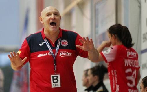 Handball 1 Bundesliga Women THC Frisch Auf Göppingen 30 12 18 Bad Langensalza Handball 1 Bundesliga Women Season 2018 2019 Thüringer Handballclub THC Frisch Auf Göppingen pictured Trainer Herbert Müller THC
