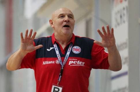 Handball 1 Bundesliga Women THC Frisch Auf Göppingen 30 12 18 Bad Langensalza Handball 1 Bundesliga Women Season 2018 2019 Thüringer Handballclub THC Frisch Auf Göppingen pictured Trainer Herbert Müller THC