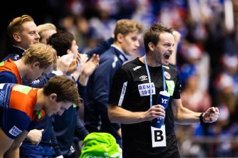 190103 Christian Berge head coach of Norway celebrates during the Gjensidige Cup match between Norway and Iceland on January 3 2019 in Oslo Photo Vegard Wivestad Grott BILDBYRAN kod VG 170266, detectedSourceLanguage  Copyright: VEGARDxWIVESTADxGRoTT BB190103BB464